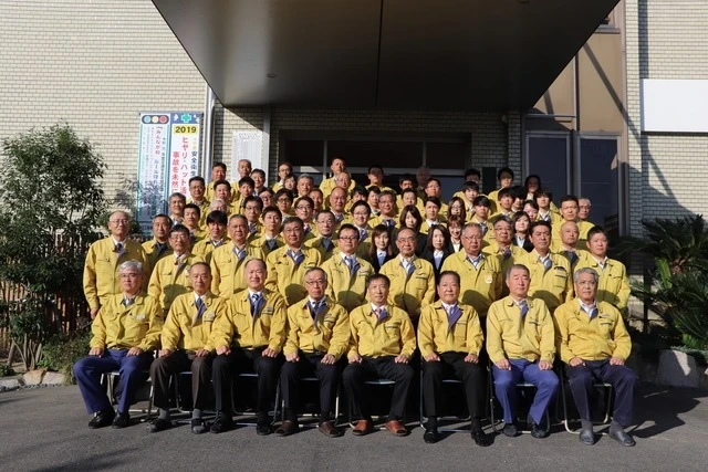 社員集合写真